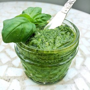 can you make pesto in a blender